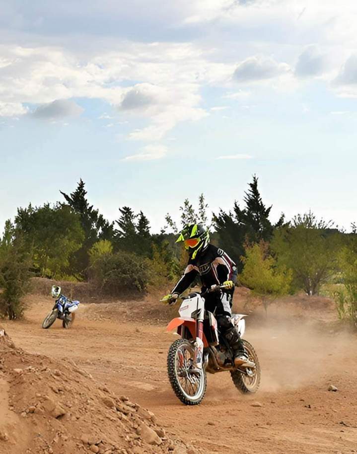 Stages de perfectionnement motocross et enduro Aix-en-Provence