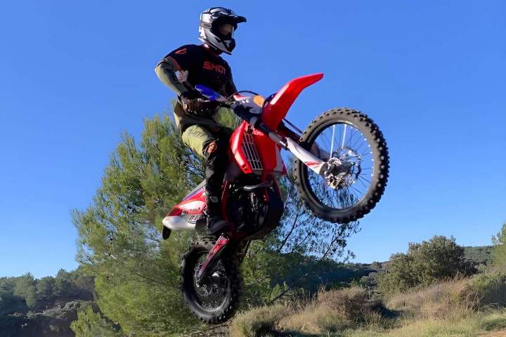 Stages de perfectionnement motocross et enduro Aix-en-Provence