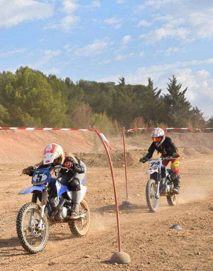 Stages de pilotage motocross pour vacances à Aix-en-Provence